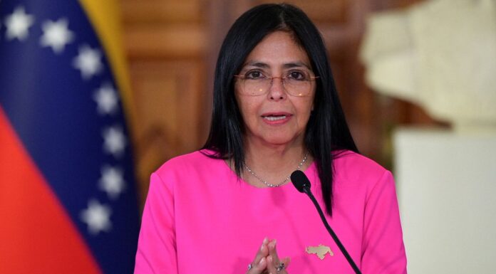 Presidente da Venezuela confirma acordo petrolífero com Estados Unidos