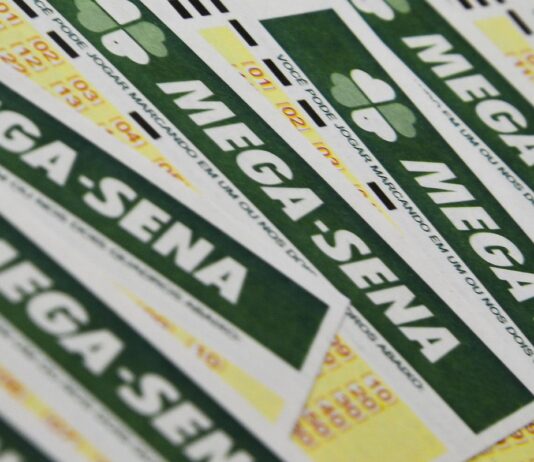 Ninguém acerta Mega-Sena; prêmio acumula para R$ 165 milhões