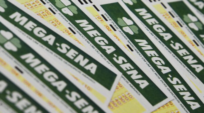 Ninguém acerta Mega-Sena; prêmio acumula para R$ 165 milhões