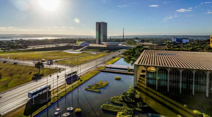 Brasil rebaixa relação com Argentina após novos insultos de Milei