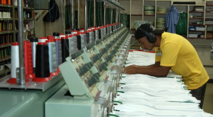 Economia recua 0,4% na passagem de junho para julho, estima FGV