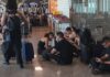 Viajantes aproveitam feriadão e movimentam estradas e aeroportos Viajantes aproveitam feriadão e movimentam estradas e aeroportos