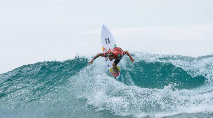 WSL exclui etapa de Abu Dhabi do circuito mundial de surfe deste ano WSL exclui etapa de Abu Dhabi do circuito mundial de surfe deste ano