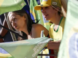 Desfile de 7 de Setembro deve reunir milhares de pessoas em Brasília Desfile de 7 de Setembro deve reunir milhares de pessoas em Brasília
