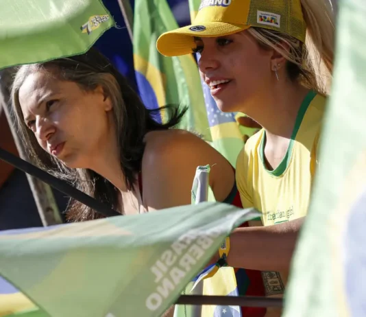 Desfile de 7 de Setembro deve reunir milhares de pessoas em Brasília Desfile de 7 de Setembro deve reunir milhares de pessoas em Brasília