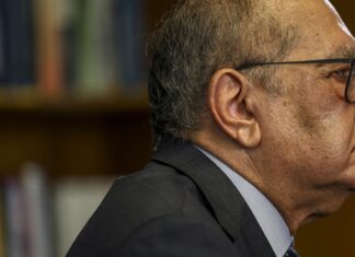 Gilmar Mendes quer proibir policiais assessorando ministros do STF Gilmar Mendes quer proibir policiais assessorando ministros do STF