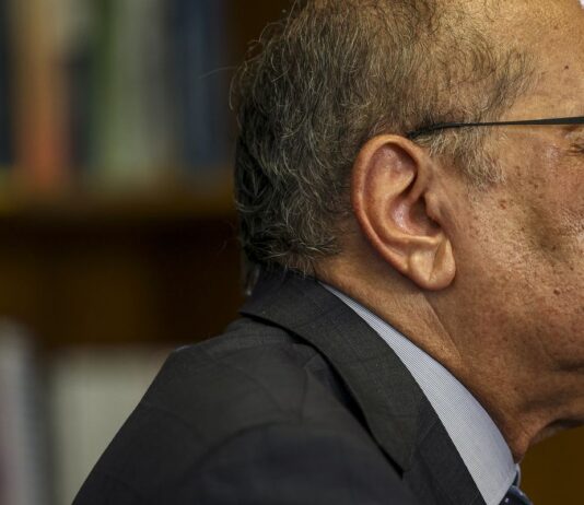 Gilmar Mendes quer proibir policiais assessorando ministros do STF Gilmar Mendes quer proibir policiais assessorando ministros do STF