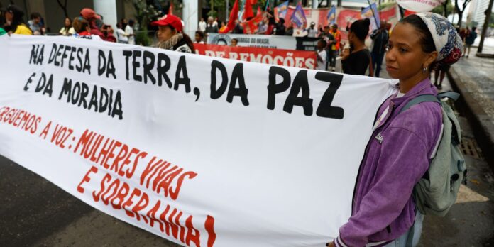 Grito dos Excluídos pede direito à terra, moradia e fim Grito dos Excluídos pede direito à terra, moradia e fim do feminicídio