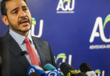 AGU pede que Fachin suspenda decisão que afastou diretor da PF AGU pede que Fachin suspenda decisão que afastou diretor da PF