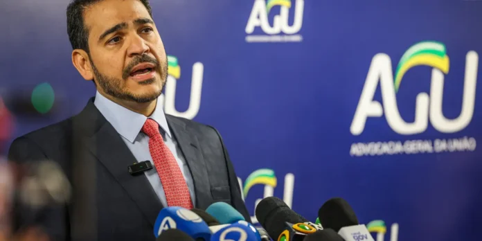 AGU pede que Fachin suspenda decisão que afastou diretor da AGU pede que Fachin suspenda decisão que afastou diretor da PF
