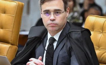 Mendonça homologa delação sobre repasses a filme acerca de Bolsonaro Mendonça homologa delação sobre repasses a filme acerca de Bolsonaro