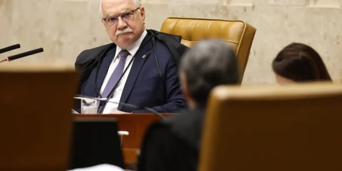 Fachin vira relator de investigação sobre relação de Moraes e Vorcaro