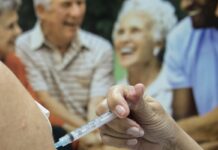 SUS disponibiliza nova vacina contra pneumonia e meningite para idosos SUS disponibiliza nova vacina contra pneumonia e meningite para idosos