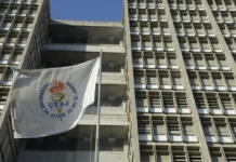Justiça eleva indenização a três estudantes vítimas de racismo na Uerj Justiça eleva indenização a três estudantes vítimas de racismo na Uerj