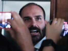 Primeira Turma do Supremo mantém condenação de Eduardo Bolsonaro Primeira Turma do Supremo mantém condenação de Eduardo Bolsonaro