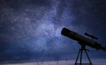 Pesquisador brasileiro encontra oito planetas que podem abrigar vida Pesquisador brasileiro encontra oito planetas que podem abrigar vida