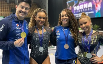 Flávia Saraiva e Rebeca Andrade garantem dobradinha do Brasil na trave Brasil fecha Copa do Mundo de ginástica com mais cinco pódios