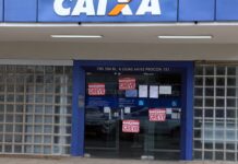 PF investiga fraudes bancárias contra clientes da Caixa em MG Empregados rejeitam proposta da Caixa Econômica e mantêm greve