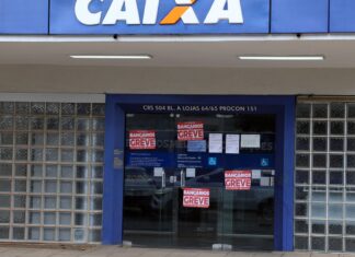 PF investiga fraudes bancárias contra clientes da Caixa em MG Empregados rejeitam proposta da Caixa Econômica e mantêm greve