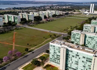 Arrecadação federal de agosto bate recorde e atinge R$ 235,5 bi Arrecadação federal de agosto bate recorde e atinge R$ 235,5 bi