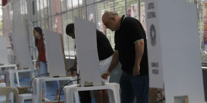 Hora do voto: veja o que levar e o que Hora do voto: veja o que levar e o que não levar quando for à urna