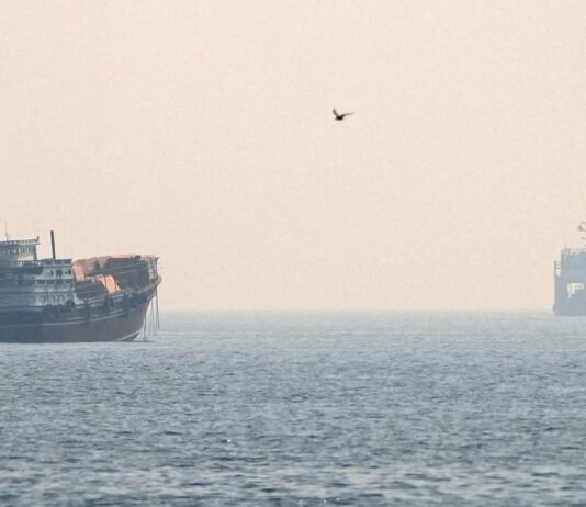Países do Golfo Pérsico cancelam reunião sobre reabertura de Ormuz