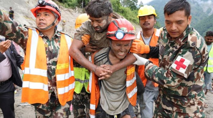 Equipes de resgate do Nepal buscam 900 trabalhadores de hidrelétricas