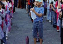 Alunos voltam às aulas presenciais em Gaza depois de três anos