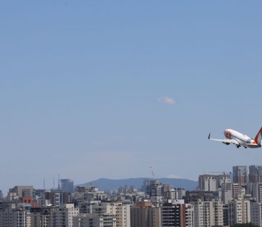 Anac estabelece regras mais restritivas para aviação em Congonhas (SP)