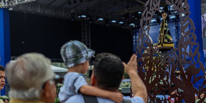 TSE tem 3 a 2 para proibir posts sobre Flávio e Nossa Senhora