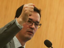 TSE adia julgamento sobre validade da candidatura de Deltan Dallagnol TSE adia julgamento sobre validade da candidatura de Deltan Dallagnol