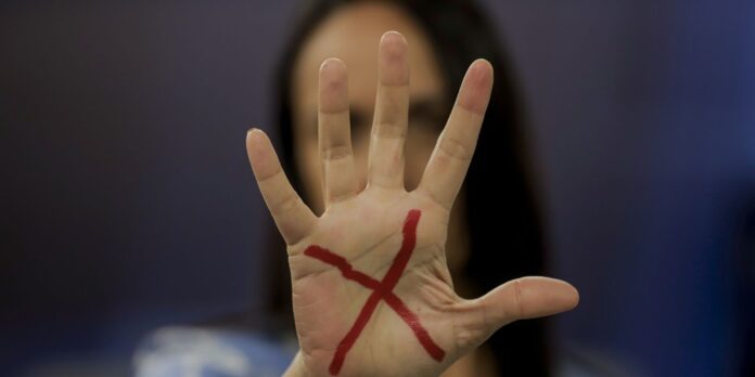 INSS vai pagar benefício a mulheres afastadas por violência doméstica INSS vai pagar benefício a mulheres afastadas por violência doméstica