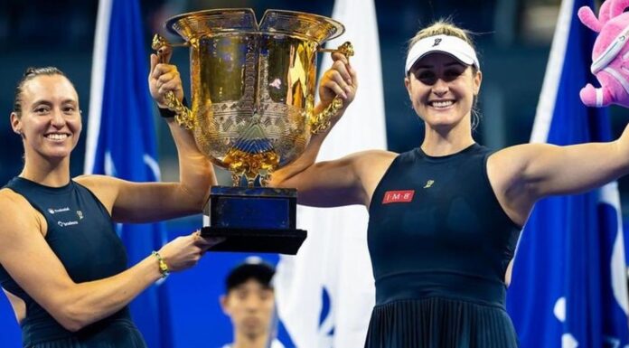 Dupla de Stefani fatura WTA 1000 de Pequim, o 5º título na temporada Dupla de Stefani fatura WTA 1000 de Pequim, o 5º título na temporada