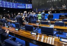 Fim da escala 6×1 volta ao debate no Senado nesta terça Fim da escala 6x1 volta ao debate no Senado nesta terça