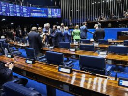 Fim da escala 6×1 volta ao debate no Senado nesta terça Fim da escala 6x1 volta ao debate no Senado nesta terça