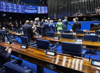 Fim da escala 6×1 volta ao debate no Senado nesta terça Fim da escala 6x1 volta ao debate no Senado nesta terça