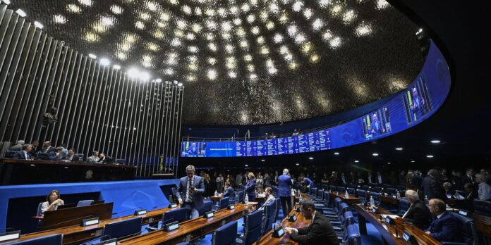 Debates sobre fim da escala 6x1 continuam no Senado Debates sobre fim da escala 6x1 continuam no Senado