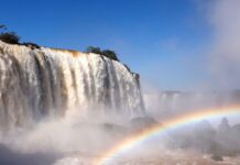 Vazão das Cataratas do Iguaçu chega a 13 milhões de litros por segundo Vazão das Cataratas do Iguaçu chega a 13 milhões de litros por segundo