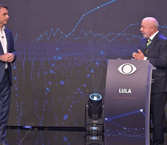Campanha de Lula entrega documentos para abertura de sigilos Campanha de Lula entrega documentos para abertura de sigilos