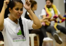 Eleitores surdos terão atendimento em libras online no 2º turno em SP Eleitores surdos terão atendimento em libras online no 2º turno em SP