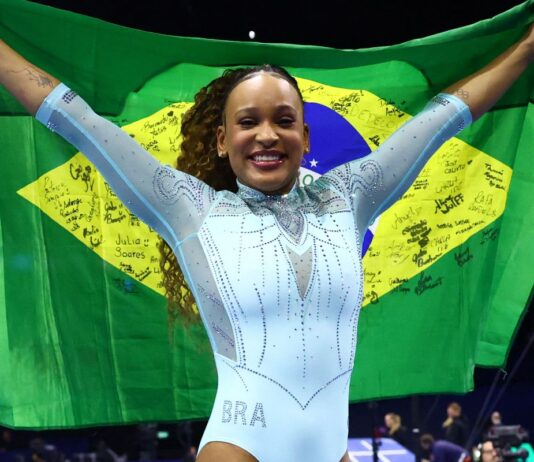 Rebeca Andrade conquista ouro no Mundial de Ginástica Artística Rebeca Andrade conquista o tri no Mundial de Ginástica na Holanda