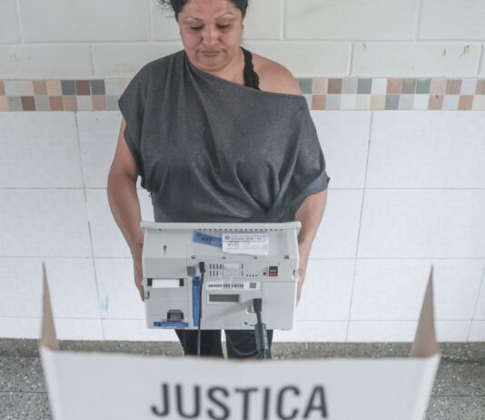 TSE verifica sistemas eleitorais e emite zerésima de urnas eletrônicas TSE verifica sistemas eleitorais e emite zerésima de urnas eletrônicas