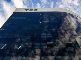 TSE determina que Meta e X divulguem relatórios sobre posts em redes TSE determina que Meta e X divulguem relatórios sobre posts em redes