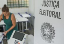 Apenas seções eleitorais ainda abertas terão votação até as 19h Apenas seções eleitorais ainda abertas terão votação até as 19h