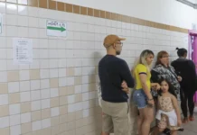 Mesmo com prorrogação, eleitores relatam que não conseguiram votar Mesmo com prorrogação, eleitores relatam que não conseguiram votar