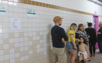 Mesmo com prorrogação, eleitores relatam que não conseguiram votar Mesmo com prorrogação, eleitores relatam que não conseguiram votar