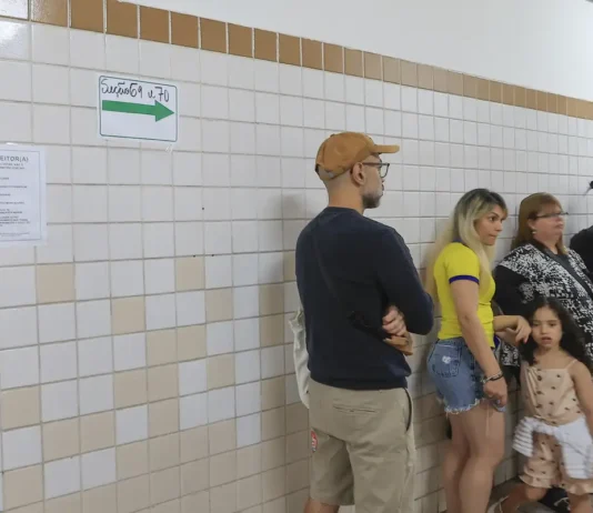 Mesmo com prorrogação, eleitores relatam que não conseguiram votar Mesmo com prorrogação, eleitores relatam que não conseguiram votar