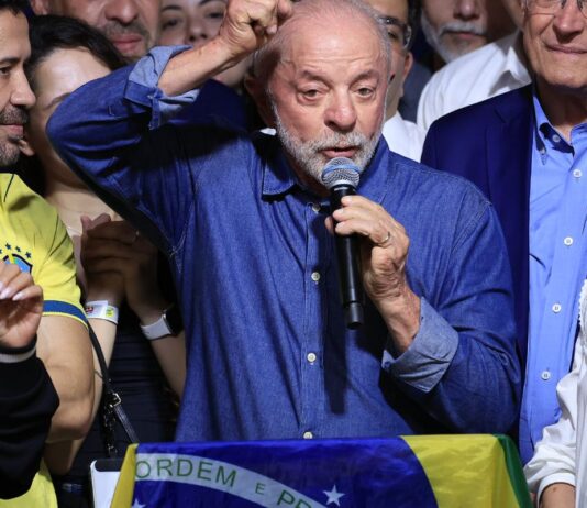 Após a virada, Lula diz que eleição foi uma derrota do negacionismo Após a virada, Lula diz que eleição foi uma derrota do negacionismo