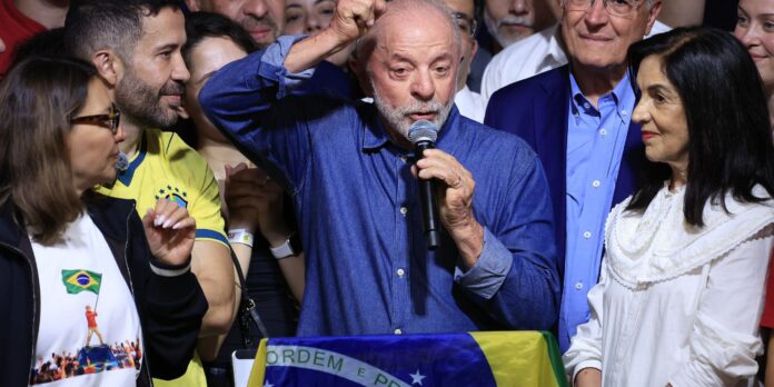 Após a virada, Lula diz que eleição foi uma derrota do negacionismo
