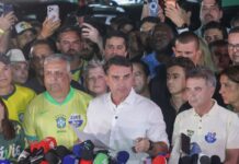 Partido de Flávio, PL reconhece resultado da eleição presidencial Candidato Flávio Bolsonaro diz que não reconhece vitória de opositor